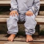 Детски спортни панталони с джобове, сиви
