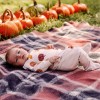 Бебешки комплект Halloween – боди с прехлупване и ританки в цвят екрю с тикви