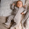 Сив бебешки гащеризон с мотив на звездички